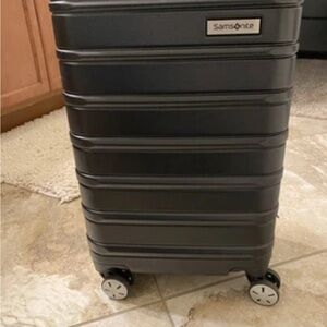 Samsonite Omni 2 Hardside Expandable Luggage Spinner Carry On 20" Midnight Black